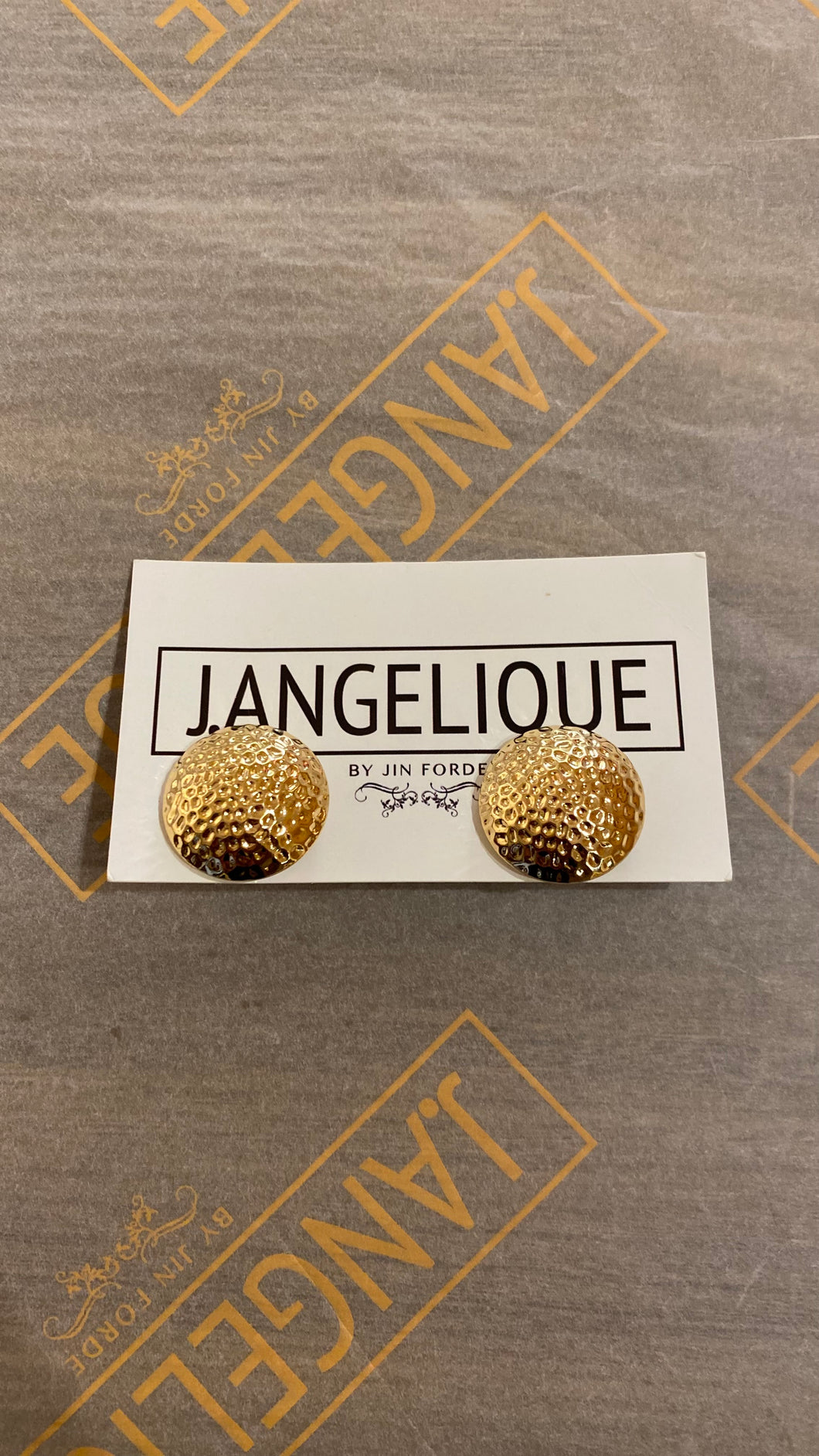 Sola Studs 03.