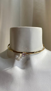 Oria Chocker