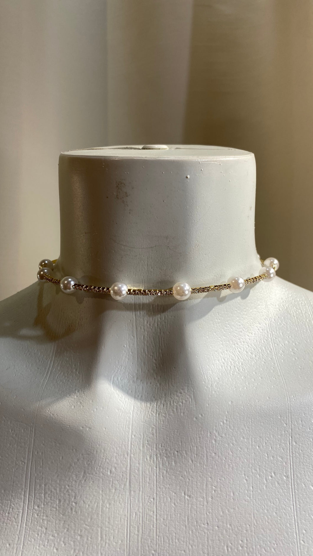 Ophelia Chocker