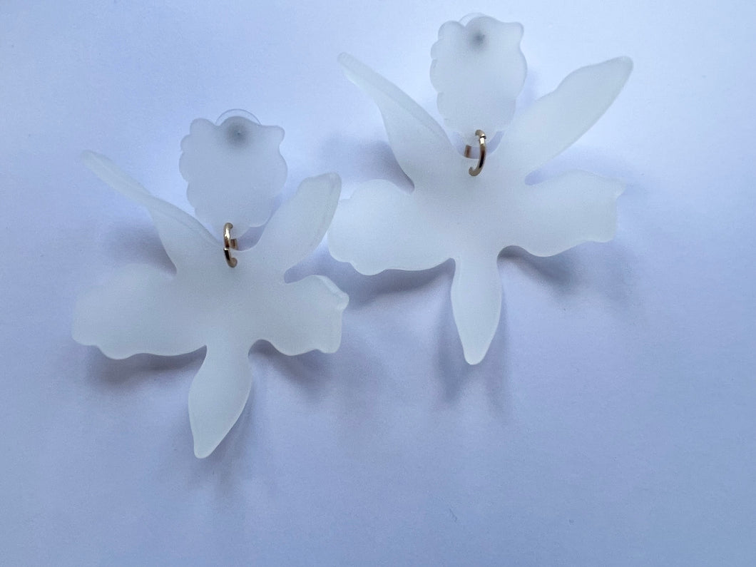 White Abstract Floral Earring